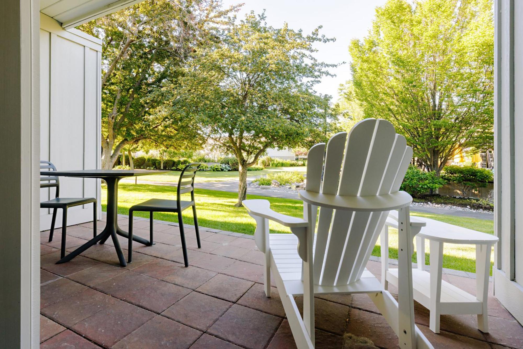 Balcomo, A Ramada By Wyndham Penticton Exterior photo